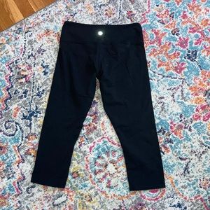 Lululemon Cropped Wunder Under Legging